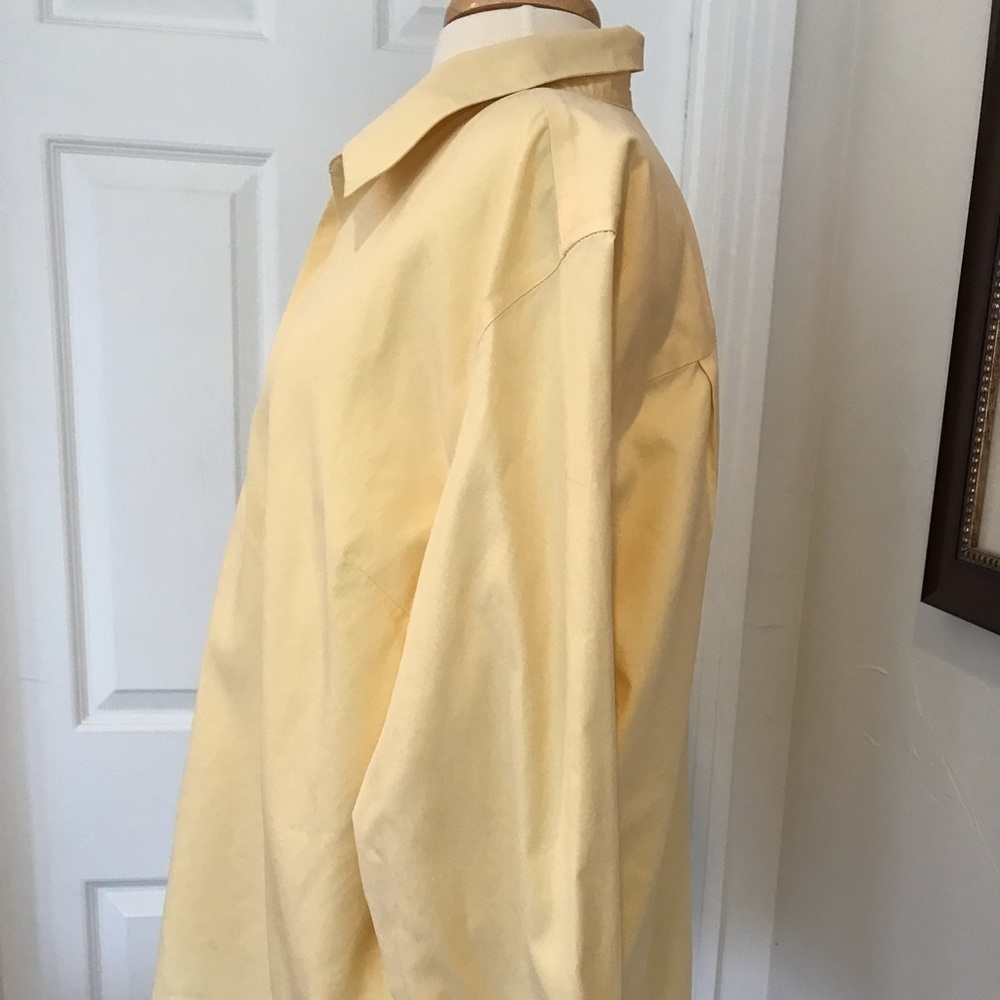 Button up - Picture 2 of 6